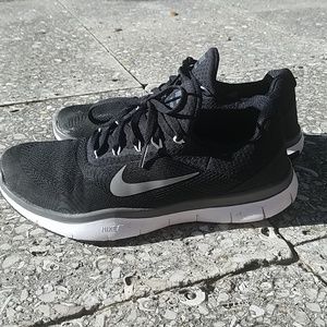 Black Nike Free Training Sneakers